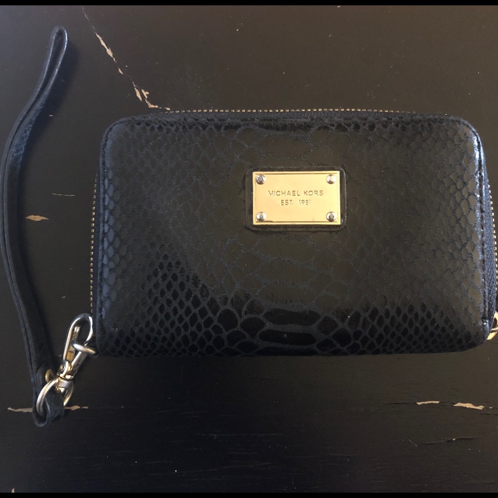 Patent leather wristlet- great condition